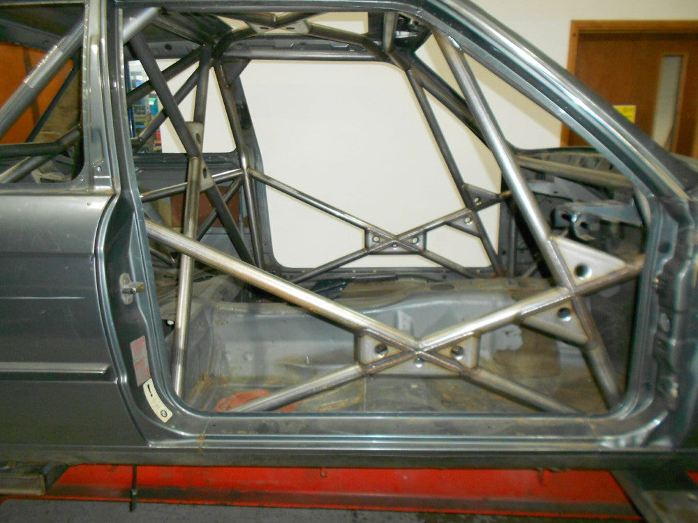 BMW E30 25CrM04 Multipoint roll cage. FIA / MSUK certificated