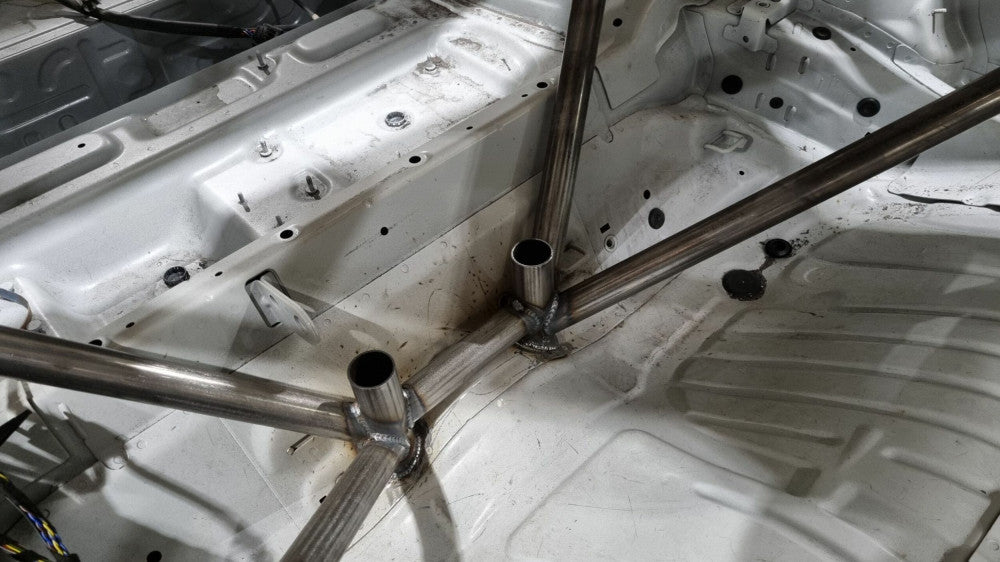 BMW M2 F87 Multipoint T45 roll cage kit