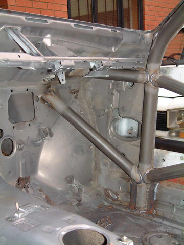 BMW M6 E24 Multipoint T45 roll cage kit 