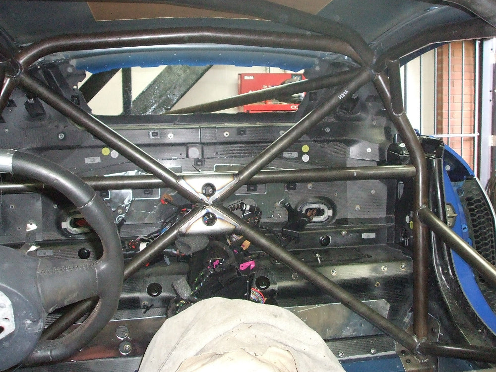 AUDI R8 Multipoint T45 roll cage kit 