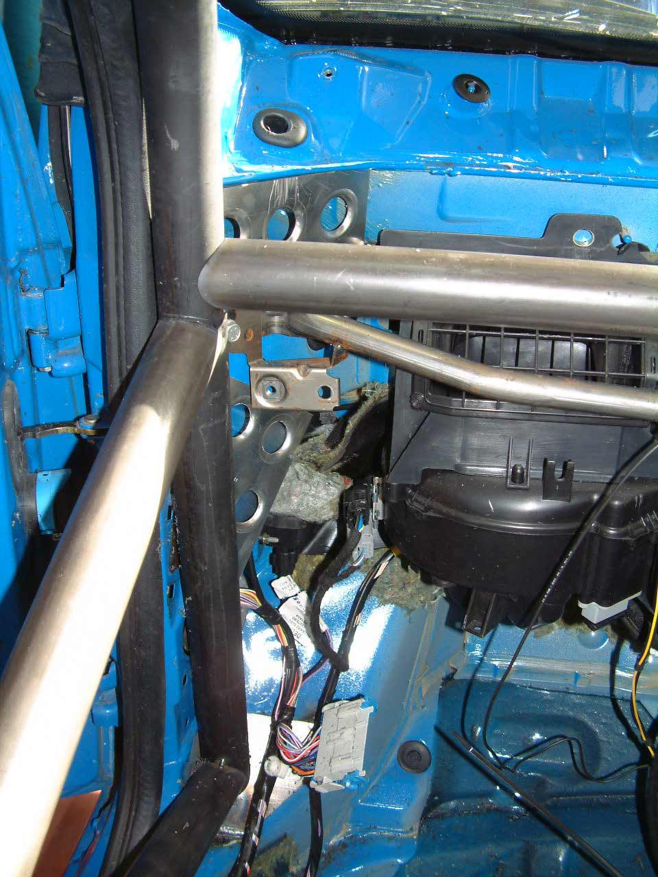 FIAT Punto International Multipoint T45 roll cage kit. FIA Certificated