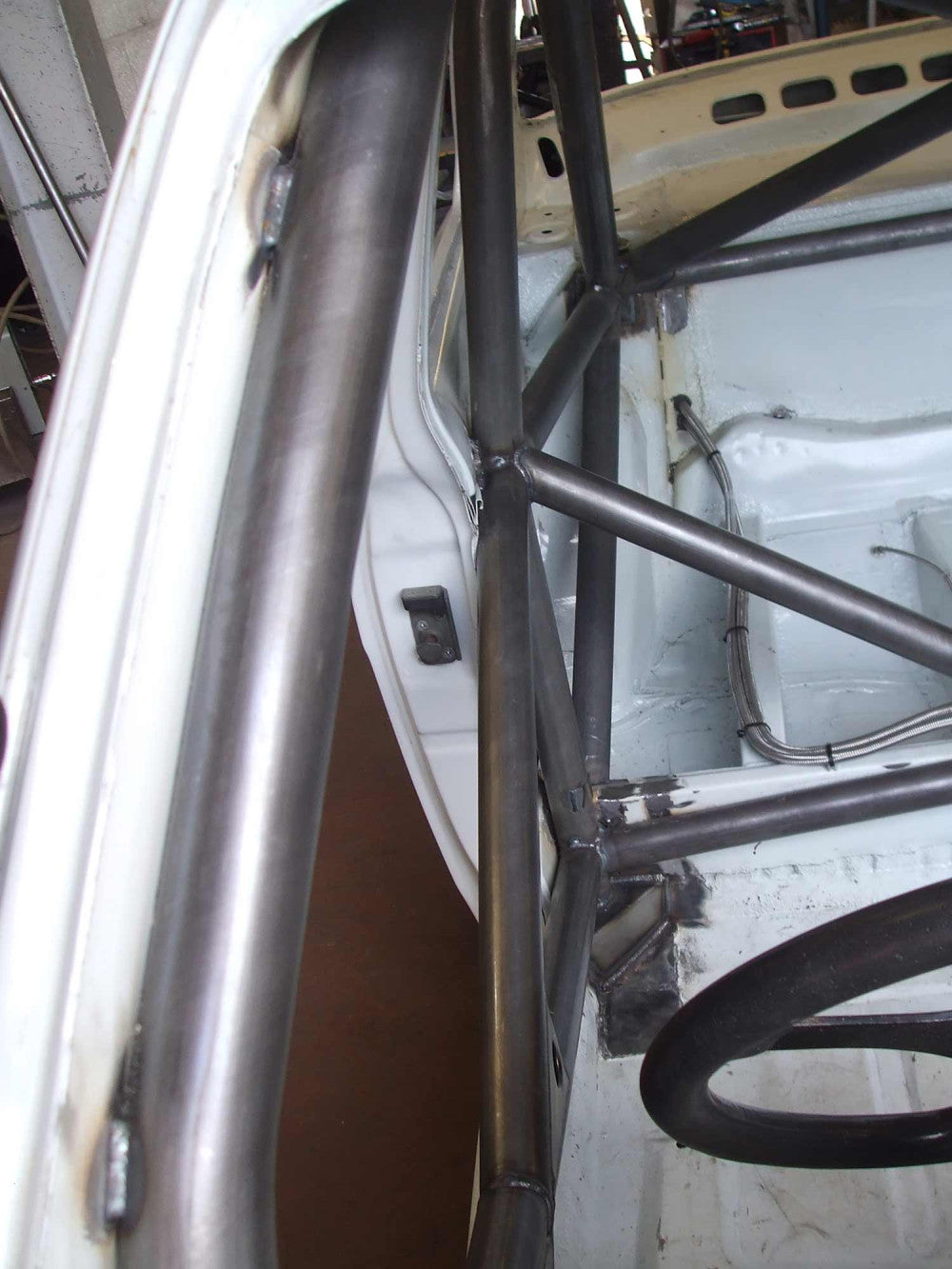 FORD Escort Mk1 International Multipoint T45 roll cage kit. FIA Certificated 