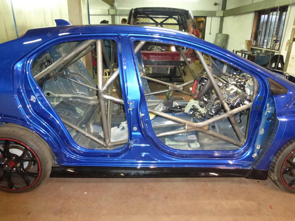 HONDA Civic FK2 Multipoint T45 roll cage kit. FIA / MSUK certificated