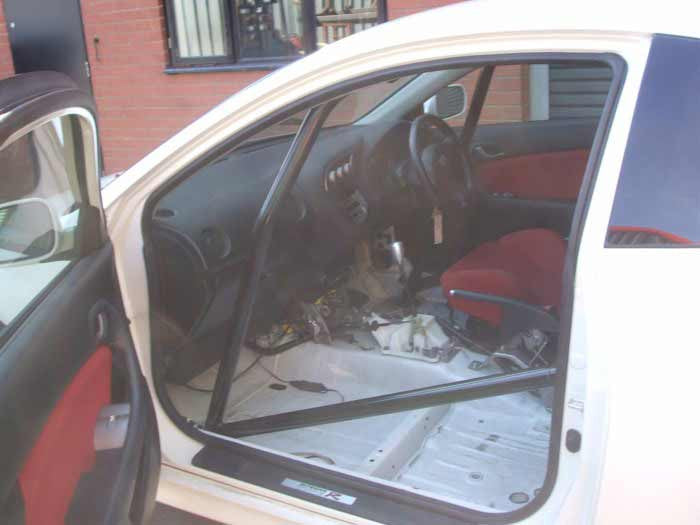 HONDA Integra 'R' DC5 Bolt-in International Bolt-in CDS roll cage