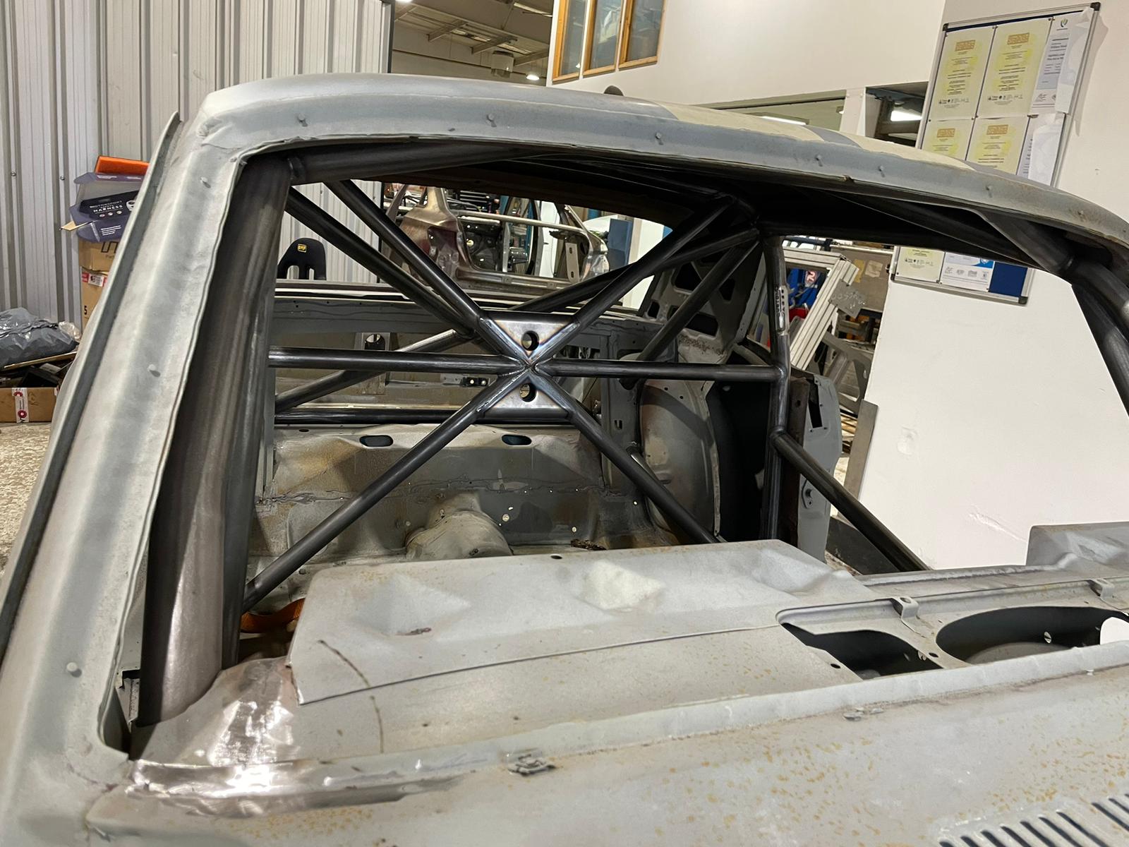 FORD Mustang Fastback T45 roll cage kit Lightweight FIA Certificated