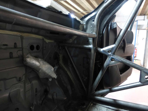NISSAN Patrol Y62 International Multipoint T45 roll cage kit. FIA Certificated 