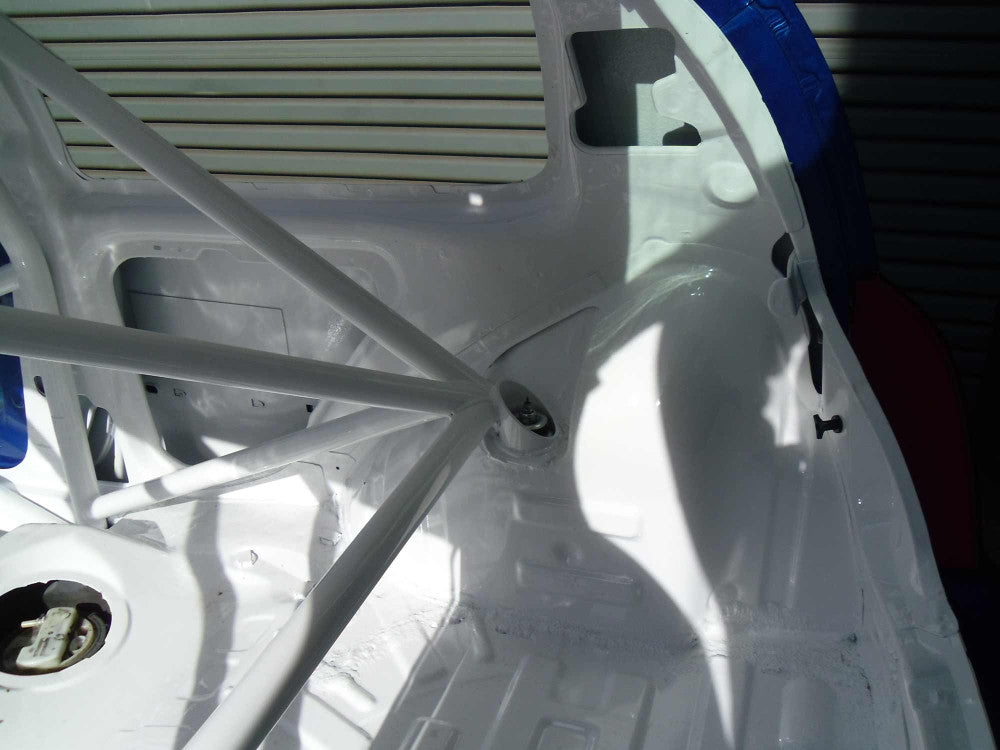 RENAULT Clio MK2 International Multipoint T45 roll cage kit. FIA Certificated