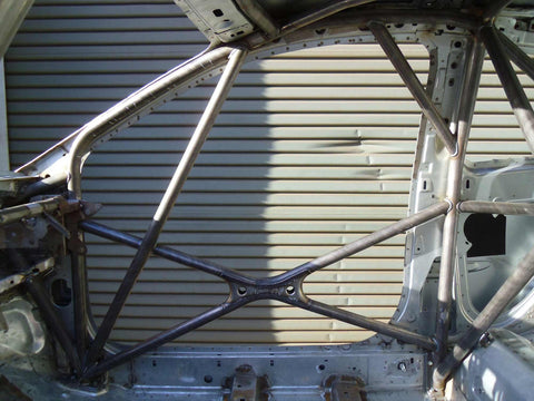 RENAULT Clio MK3 International Multipoint T45 roll cage kit. FIA/MSUK Certificated 