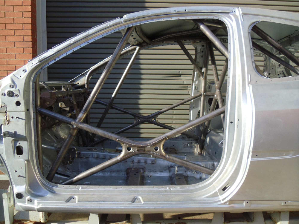 RENAULT Clio MK3 International Multipoint T45 roll cage kit. FIA/MSUK Certificated