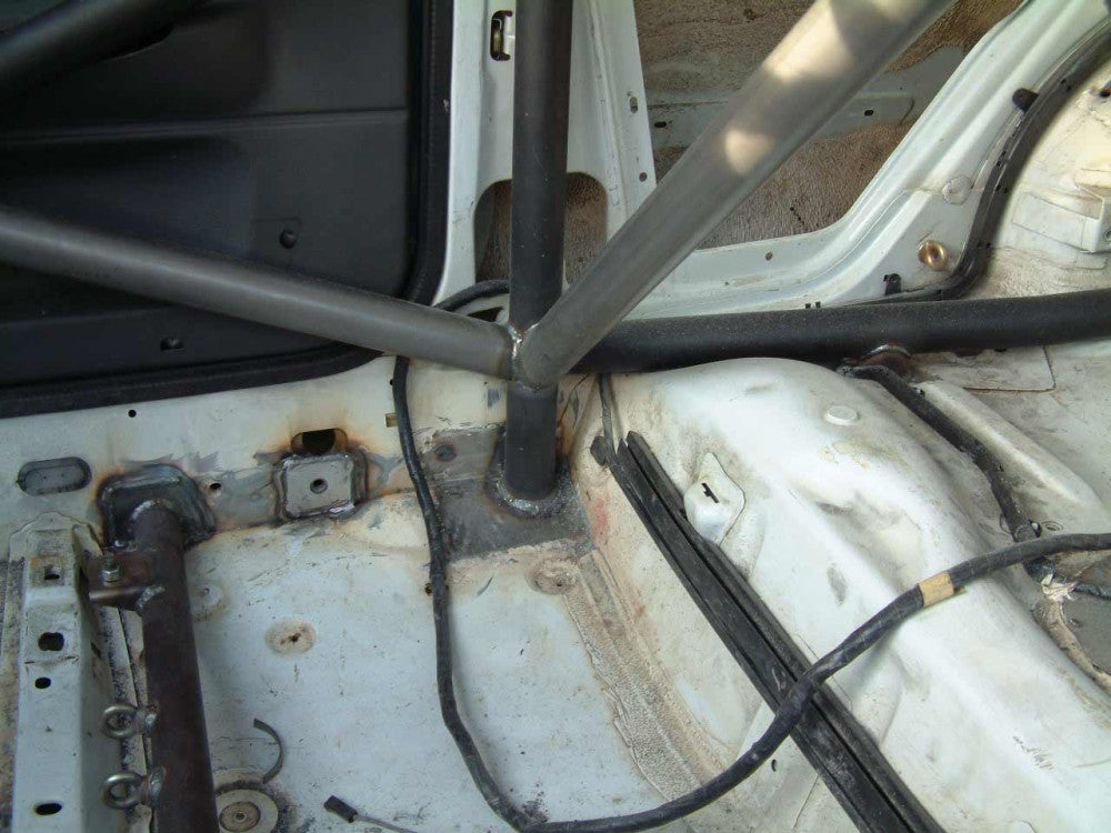 RENAULT Clio Mk1 International Multipoint T45 roll cage kit. FIA Certificated