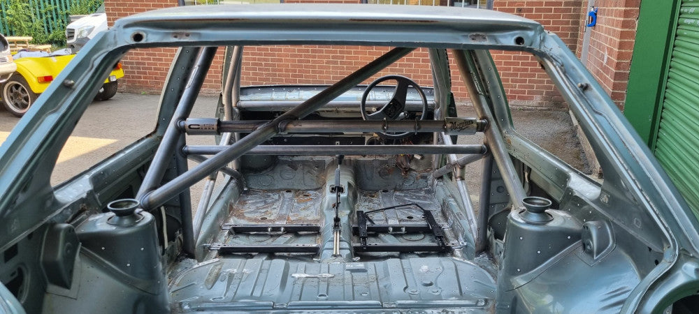 VOLKSWAGEN Golf Mk2 6 point National CDS roll cage kit. MS UK Compliant