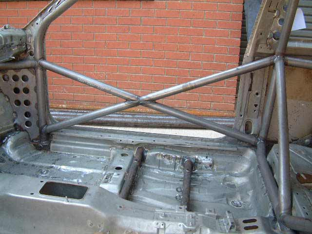 VOLKSWAGEN Golf Mk4 International Multipoint T45 roll cage kit. FIA Certificated