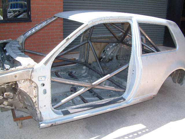 VOLKSWAGEN Golf Mk4 International Multipoint T45 roll cage kit. FIA Certificated