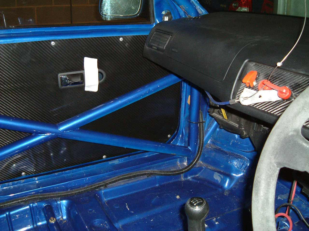 VOLKSWAGEN Golf Mk4 R32 International Multipoint T45 roll cage kit. FIA Certificated