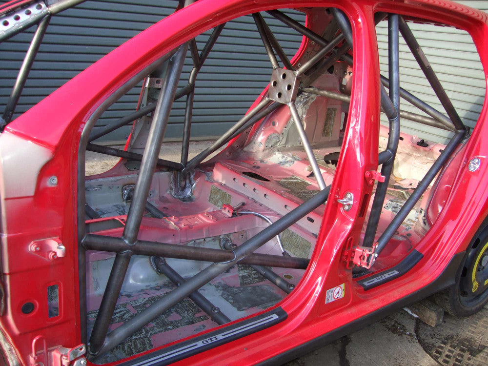 VOLKSWAGEN Golf Mk5 International Multipoint T45 roll cage kit. FIA Certificated