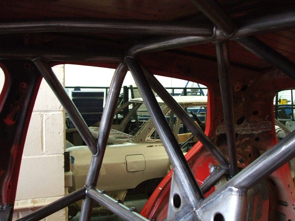 VOLKSWAGEN Golf Mk7 Multipoint T45 roll cage kit FIA Certificated